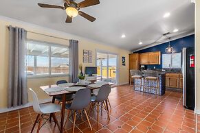 Desert Oasis Cozy Comfort Meets Outdoor Luxury