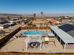Desert Oasis Cozy Comfort Meets Outdoor Luxury