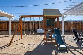 Desert Oasis Cozy Comfort Meets Outdoor Luxury