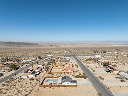 Desert Oasis Cozy Comfort Meets Outdoor Luxury