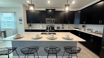 Upstay Championsgate Home w Pool BBQ Game Room