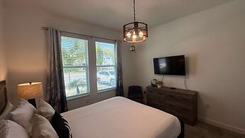 Upstay Championsgate Home w Pool BBQ Game Room