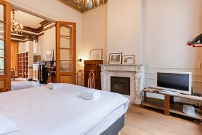 Huswell - Stay at Cape Montigny in Ghent