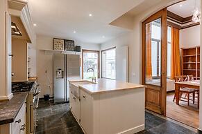 Huswell - Stay at Cape Montigny in Ghent