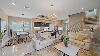 Uptown Oasis 3 Bedroom Townhouse