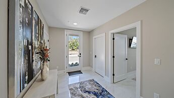 Uptown Oasis 3 Bedroom Townhouse