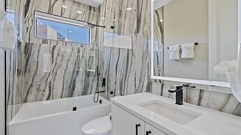 Uptown Oasis 3 Bedroom Townhouse