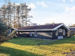4 Star Holiday Home in Hals
