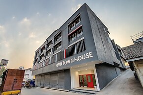 Blissful Stays at MG Road Pune