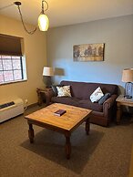 Twin Lakes Inn and RV