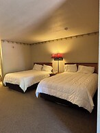 Twin Lakes Inn and RV
