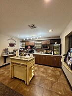Twin Lakes Inn and RV
