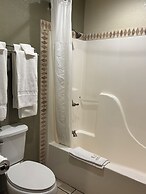 Twin Lakes Inn and RV