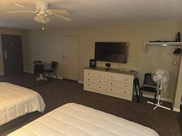 Twin Lakes Inn and RV