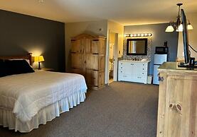 Twin Lakes Inn and RV