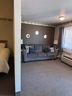 Twin Lakes Inn and RV