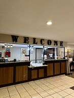 Twin Lakes Inn and RV