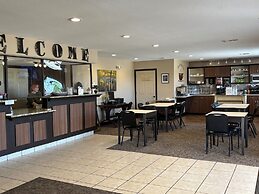 Twin Lakes Inn and RV
