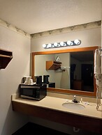 Twin Lakes Inn and RV