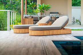 Casa Bella Vina Luxury Villa Near Beach Town