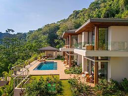 Casa Bella Vina Luxury Villa Near Beach Town