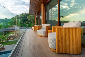 Casa Bella Vina Luxury Villa Near Beach Town