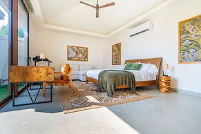 Casa Bella Vina Luxury Villa Near Beach Town