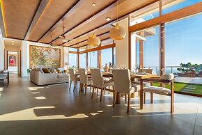 Casa Bella Vina Luxury Villa Near Beach Town