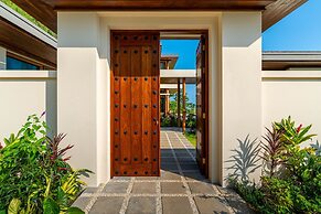 Casa Bella Vina Luxury Villa Near Beach Town