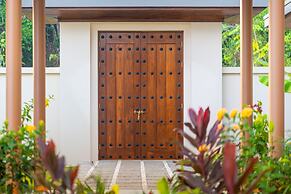 Casa Bella Vina Luxury Villa Near Beach Town