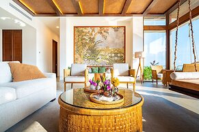 Casa Bella Vina Luxury Villa Near Beach Town