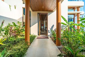 Casa Bella Vina Luxury Villa Near Beach Town