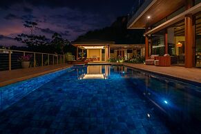 Casa Bella Vina Luxury Villa Near Beach Town