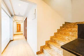 Super Townhouse Oak Kodambakkam