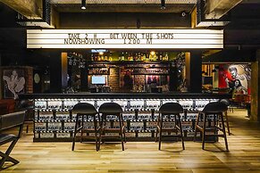 Super Townhouse Oak Kodambakkam