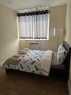 2 Bed Flat - Sleeps 4 - Parking - Wifi