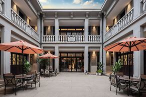 Blossom Manoir Lujiazui