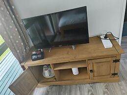 1 double and 1 sofa bed Garden Chalet