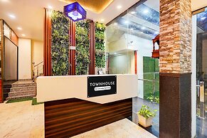 Cozy Stays Near Vishwanath Temple