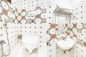 Cozy Stays Near Vishwanath Temple