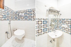 Cozy Stays Near Vishwanath Temple