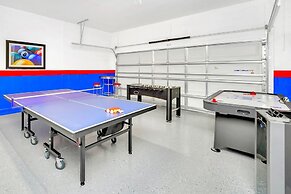 Upstay - Sleeps 26 w Private Pool Hot Tub Games