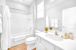 Upstay - Sleeps 26 w Private Pool Hot Tub Games