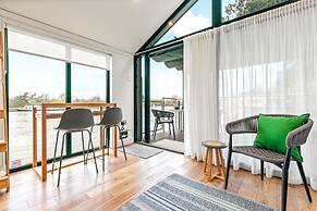 Ondine Houseboat on the Thames - From 160 Per Night