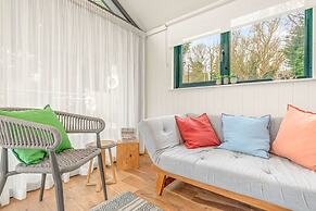 Ondine Houseboat on the Thames - From 160 Per Night