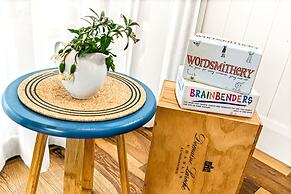 Ondine Houseboat on the Thames - From 160 Per Night