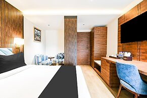 Deluxe Double Stays Near Paridh Crossing