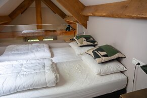 Romantic Loft w/ Garden Terrace