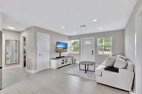 Sunshine Villa w/ Private Pool