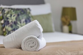 Chic and Comfy 4 Bedroom Stay Baylis